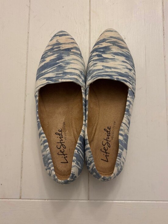 Life Stride Shoes - LifeStride Bloom Velocity 2.0 Blue Abstract Comfort Flats 7W